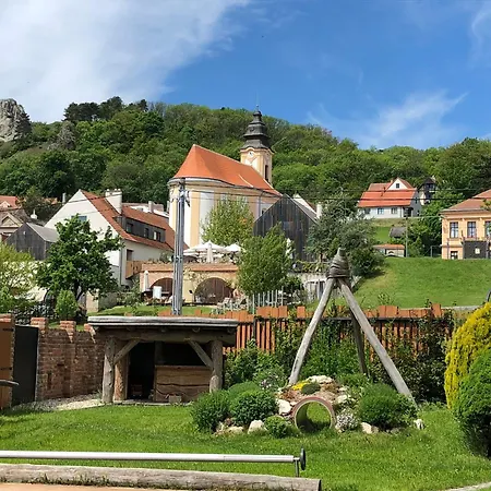 živá Pálava 3*